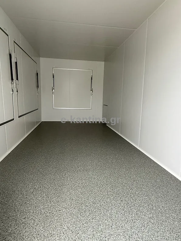 Εντελώς επίπεδο, ενιαίο δάπεδο ρυμουλκούμενης καντίνας e-kantina.gr, χωρίς θόλους τροχών